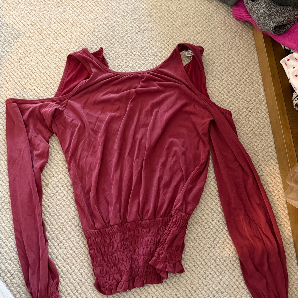 Abercrombie & Fitch Women's Cold-Shoulder Long Sleeve Top in Berry Red